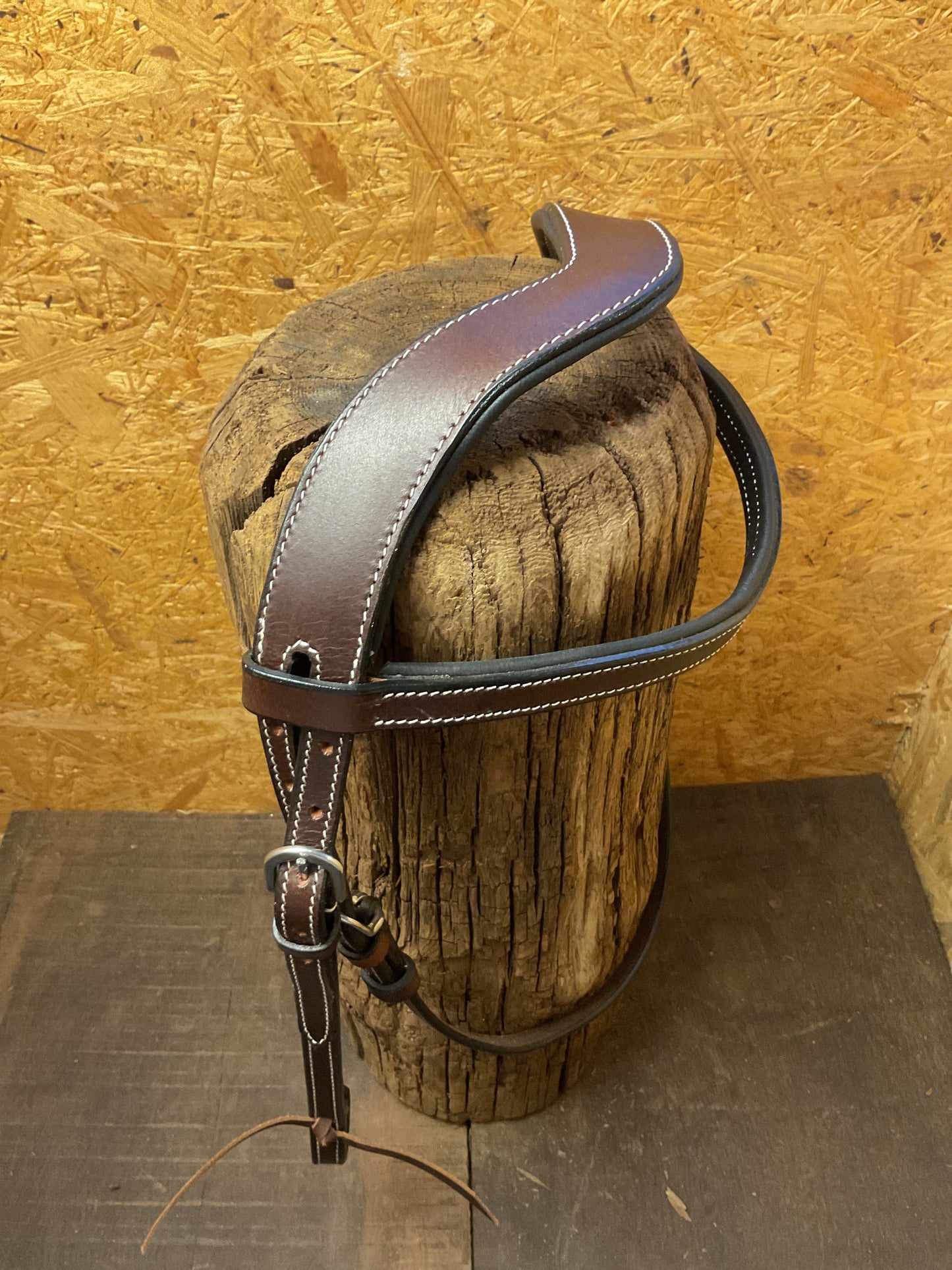Kopfstück aus Harness Leder mit super weichem Genickstück